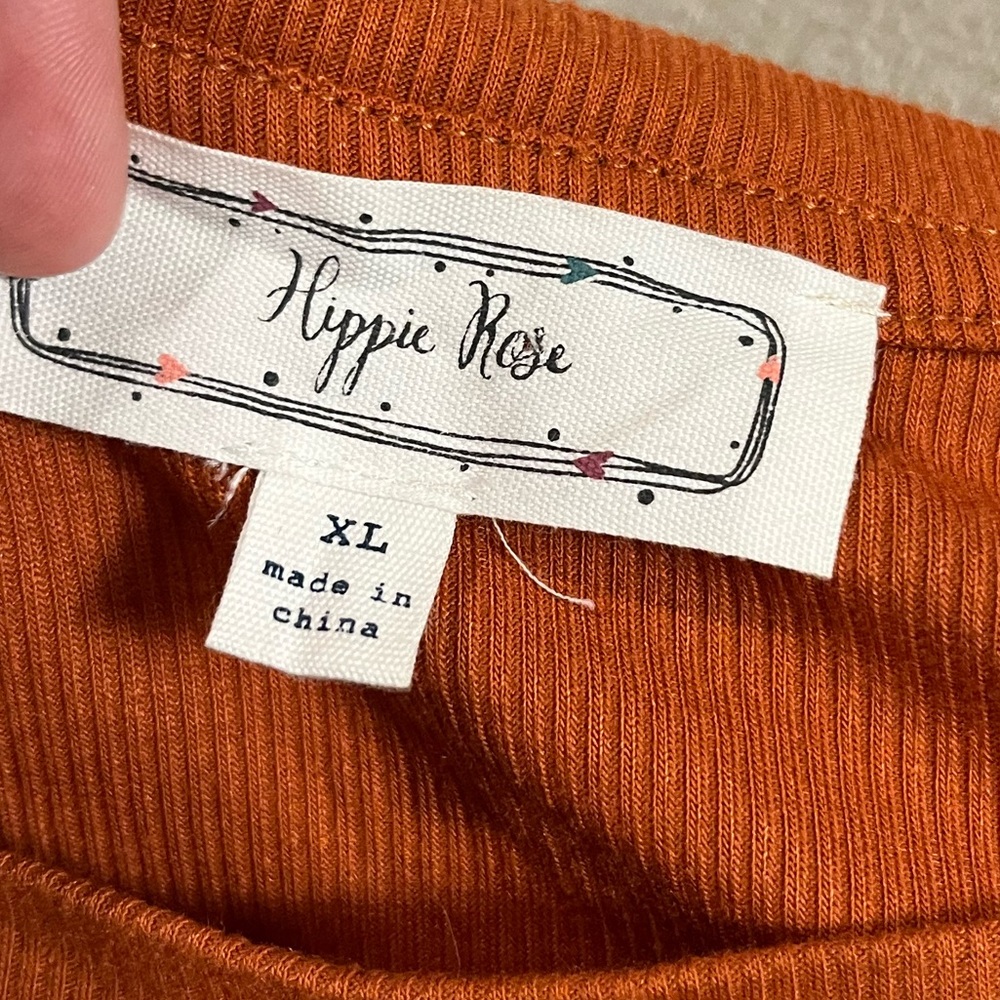 Hippie Rose Knot Front Ribbed Tee - Picture 5 of 8